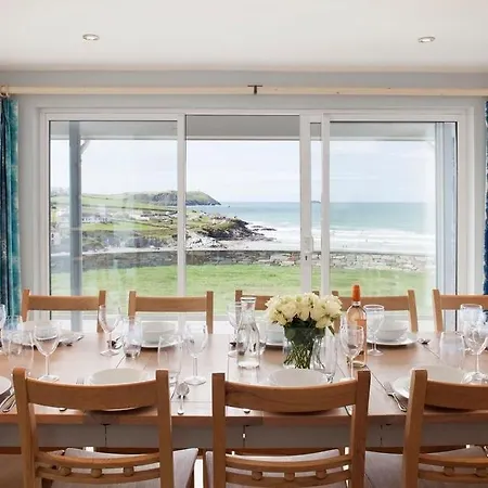 Holiday home The White House *